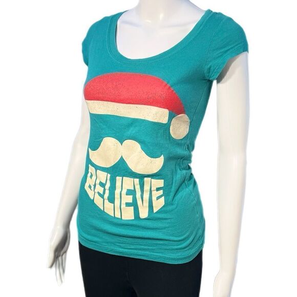 90’s “Believe” Graphic Santa Tee - Picture 1 of 9